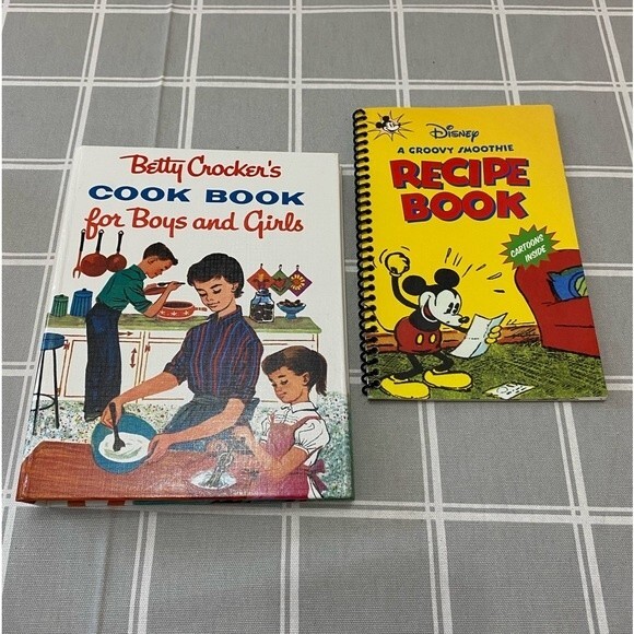 Betty Crockers Cook Book for Boys & Girls Disney A Groovy Smoothie Recipe Book - Picture 1 of 6
